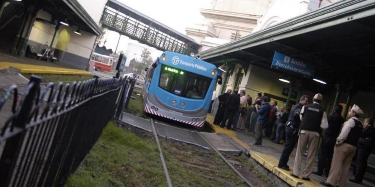 Caravana en La Plata por la reactivación del tren Roca