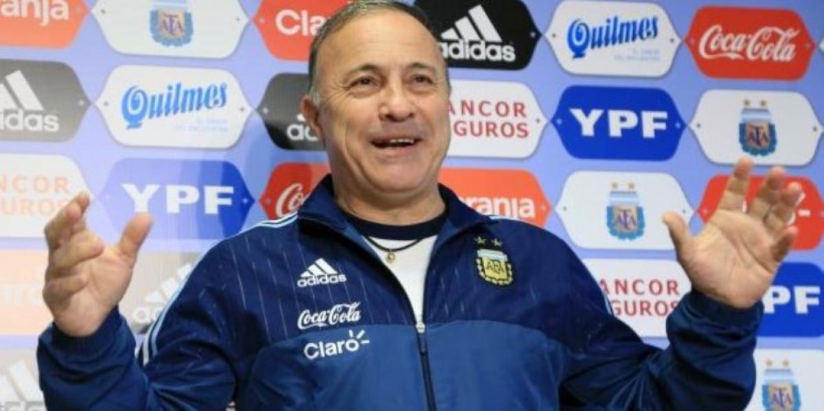 Olarticoechea dijo que si tengo que ir con 13 jugadores, voy igual