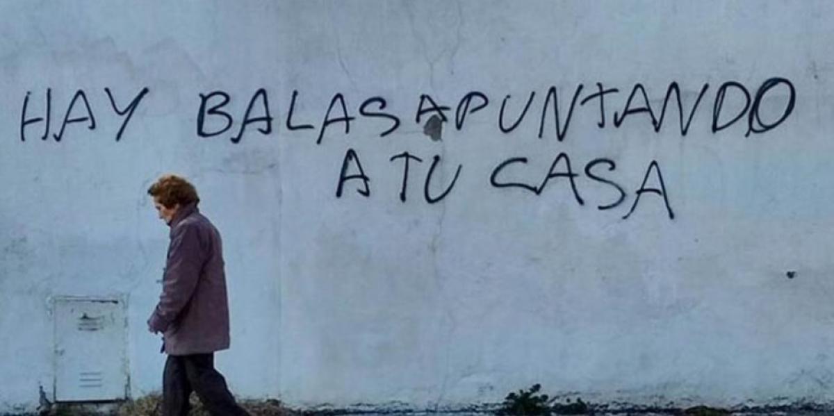 Tildan de "excesivamente agresivo" el allanamiento a los acusados por las amenazas a Carlos Arroyo