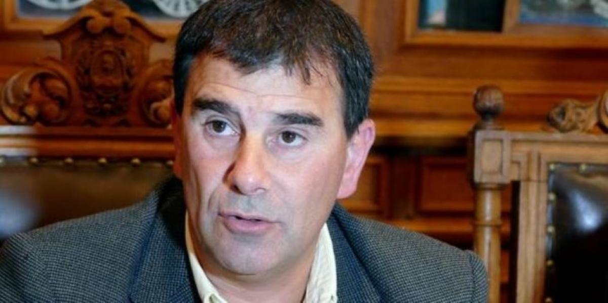 Otro escándalo en Azul el Concejo Deliberante aprobó un aumento del 100% en sus sueldos y el del Intendente