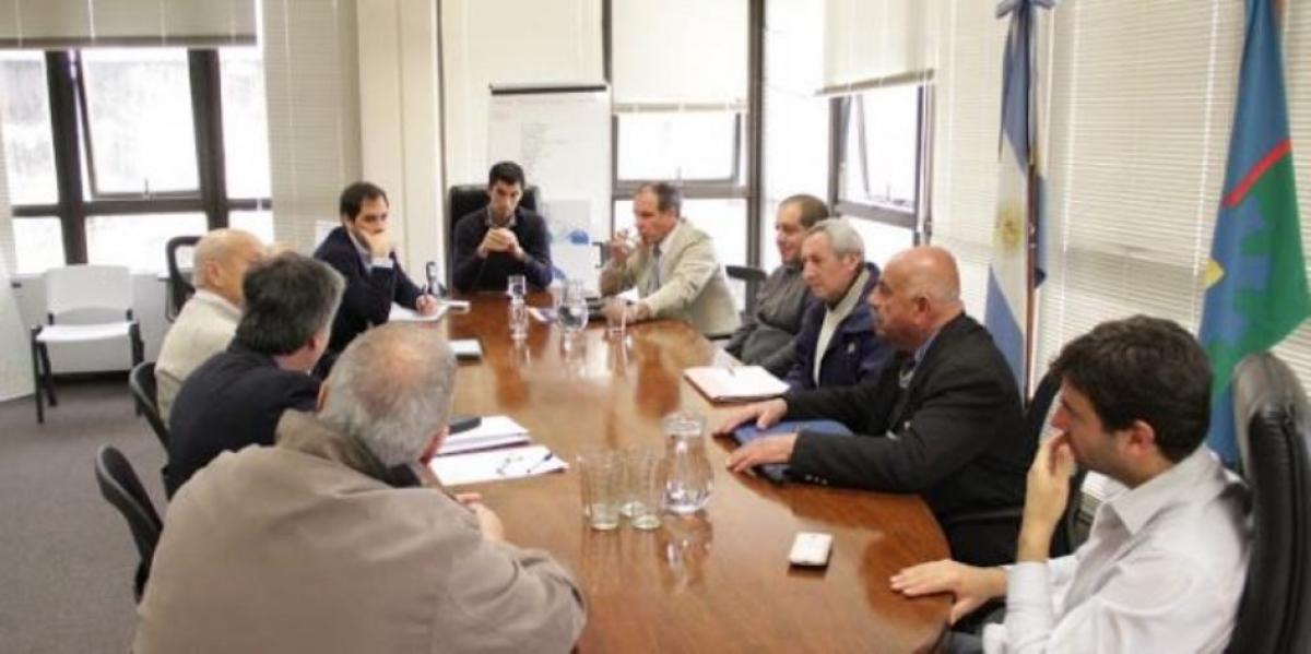 Con el Intendente al frente del reclamo y con apoyo de vecinos, Brandsen pide por el regreso del tren