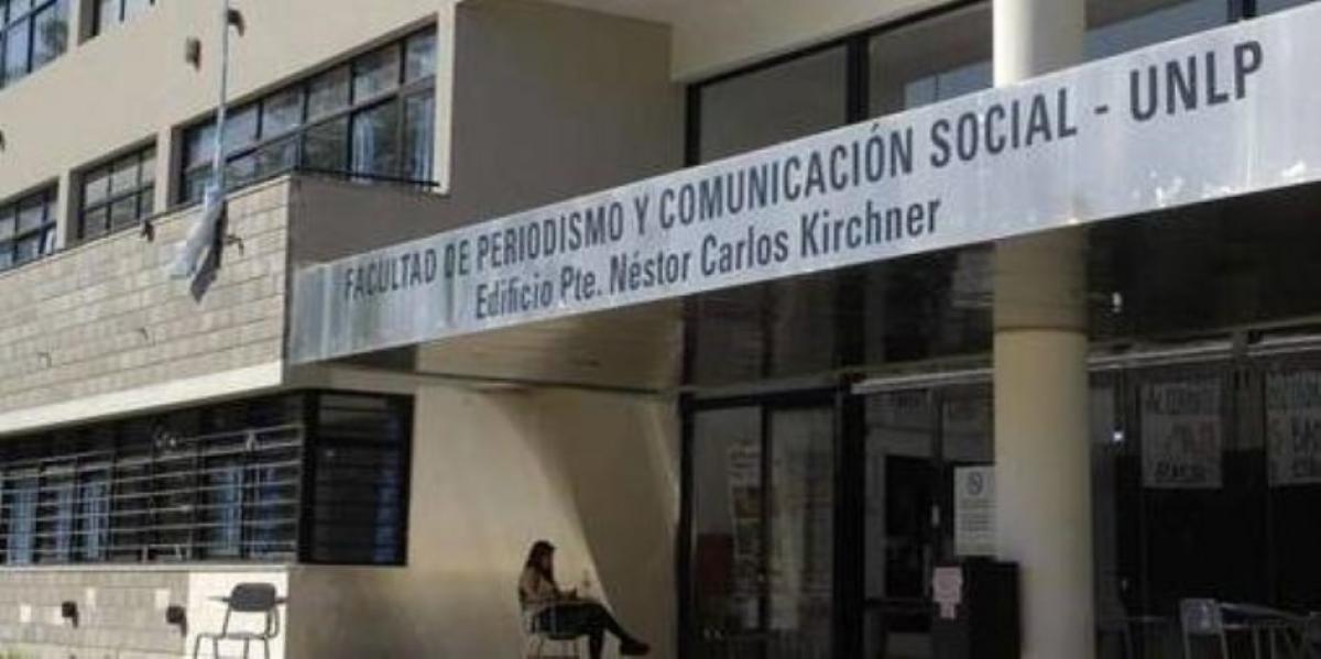 La trampa del Gobierno para eliminar el nombre "Néstor Kirchner" de los lugares públicos