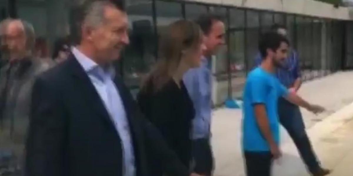 El #MannequinChallenge de Macri, Vidal y Katopodis junto a chicos en una colonia de San Martín