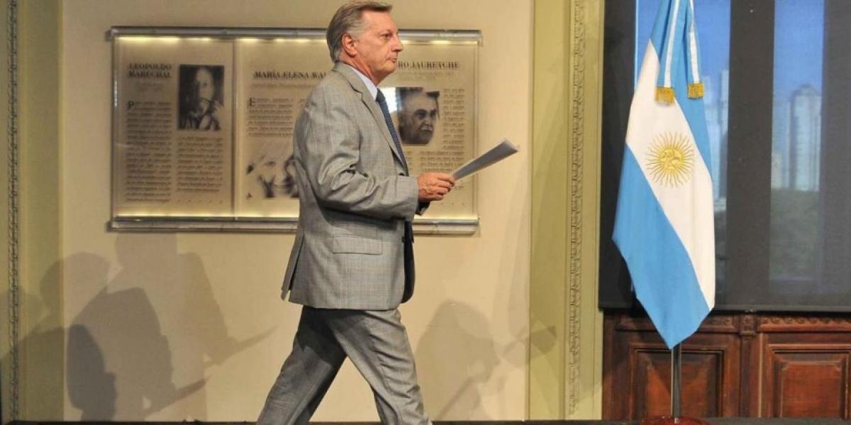 Aranguren inaugura la serie de tarifazos 2017