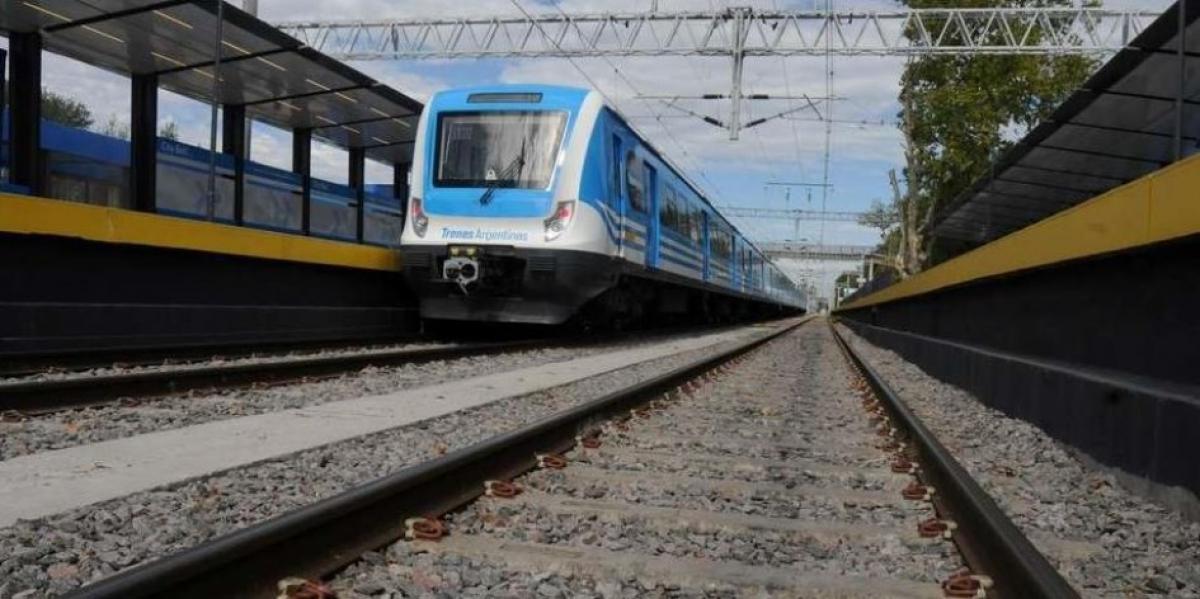 Incertidumbre por el tren Roca se demora la llegada a City Bell y hay enojo de los usuarios