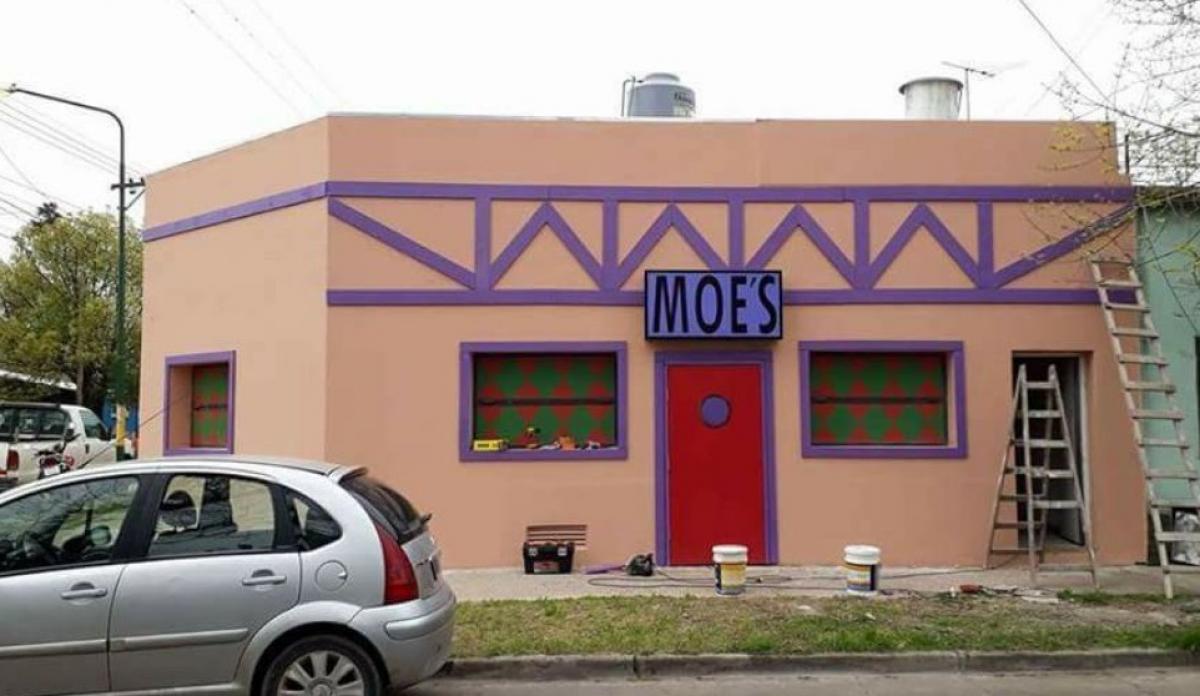 Personaje de los Simpsons puso su local en el Conurbano