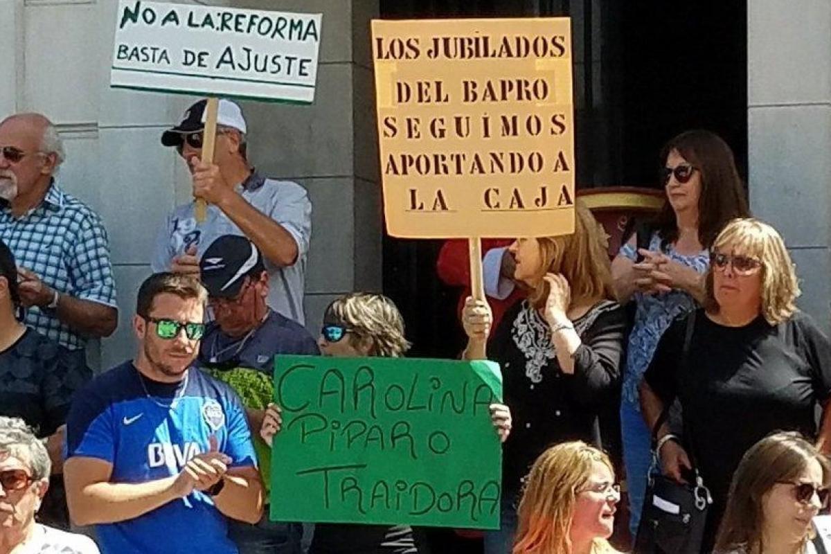 Seguirá el paro del Bapro hasta el viernes y los trabajadores apuntan contra Píparo