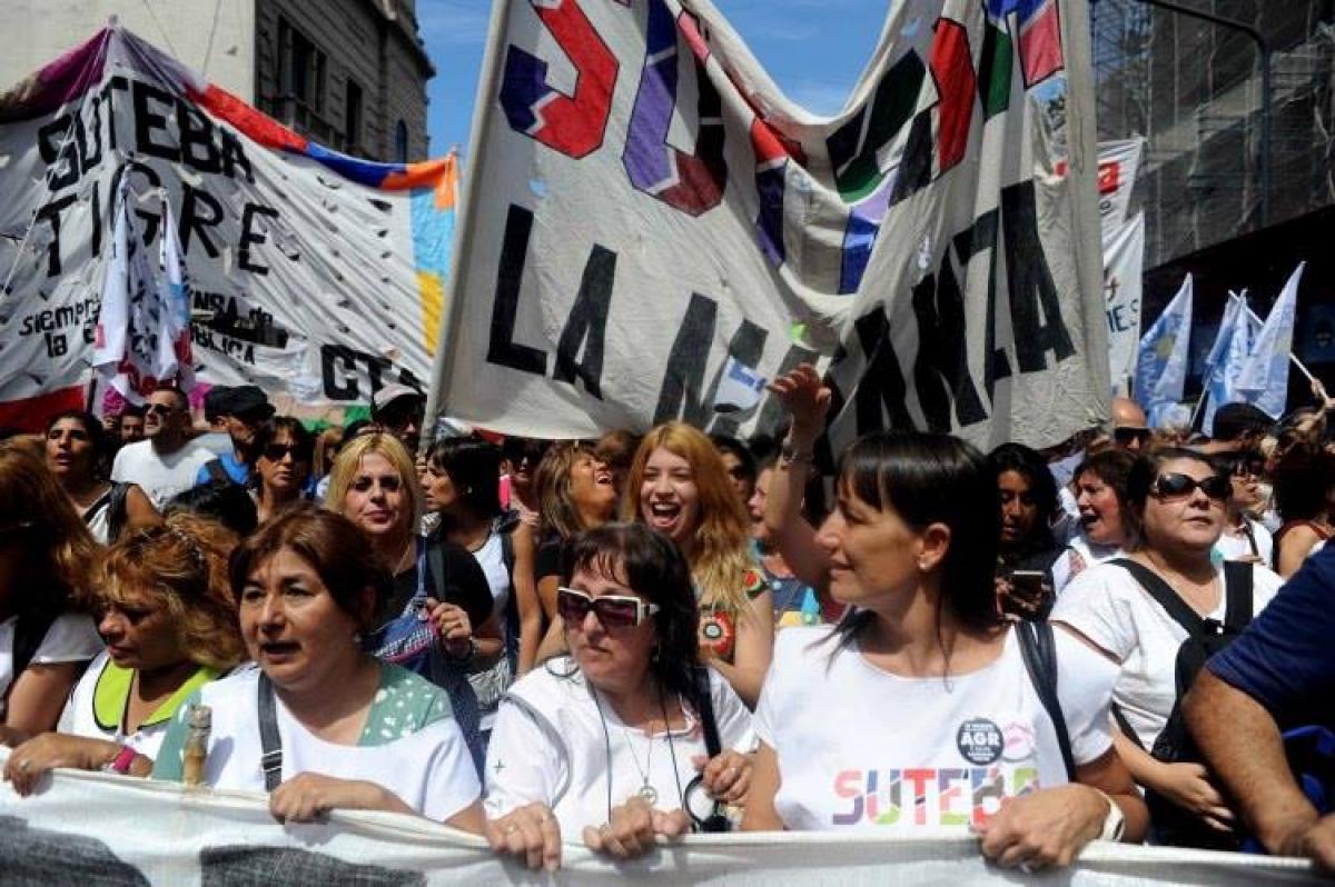 Gremialista trata de "vende humo" a la gobernadora Vidal