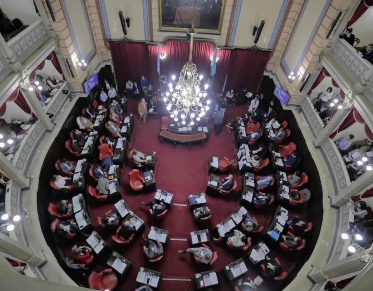 El Senado giró a la Cámara de Diputados la Ley de Turf