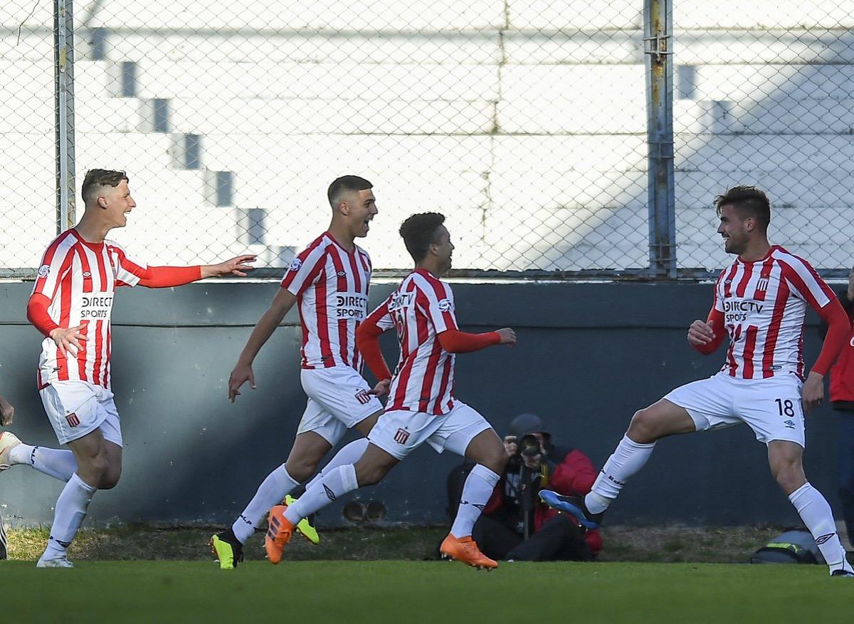 Estudiantes venció a Boca y le cortó la racha de 617 días en la cima del fútbol argentino