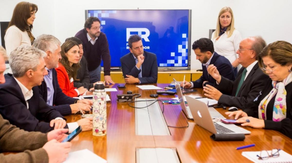 Massa se reunió con su equipo económico para evaluar variables tras los anuncios del Gobierno