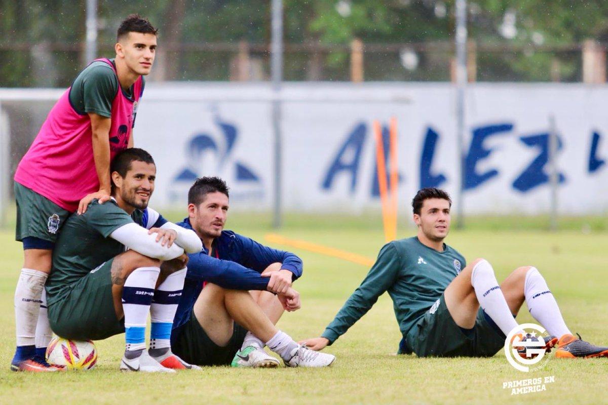 Troglio ya tendría el equipo para jugar el miércoles