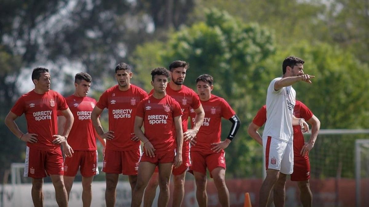 Benítez pulió los últimos detalles para jugar ante Lanús