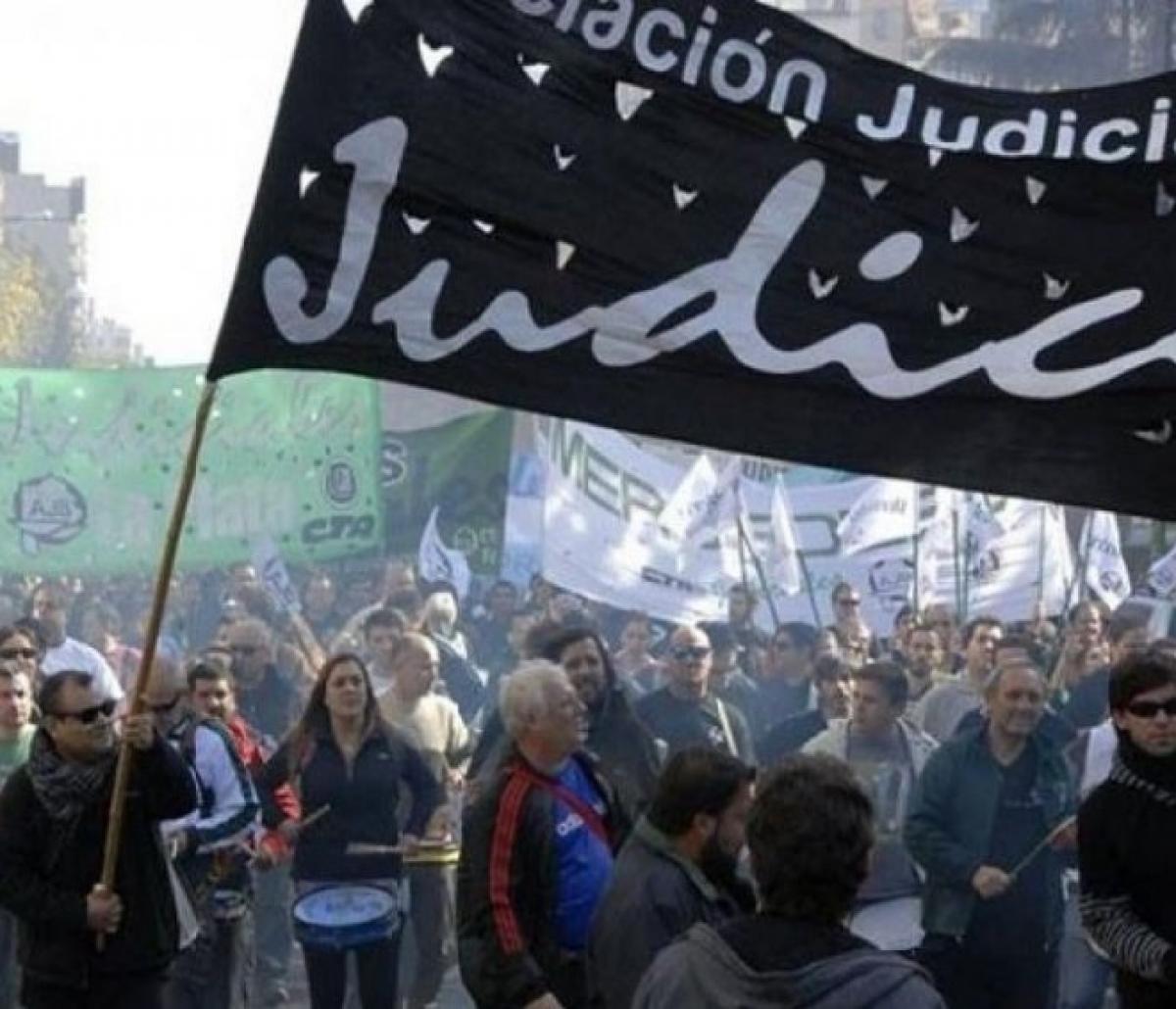 En rechazo de la oferta de 32%, Judiciales bonaerenses paran y movilizan