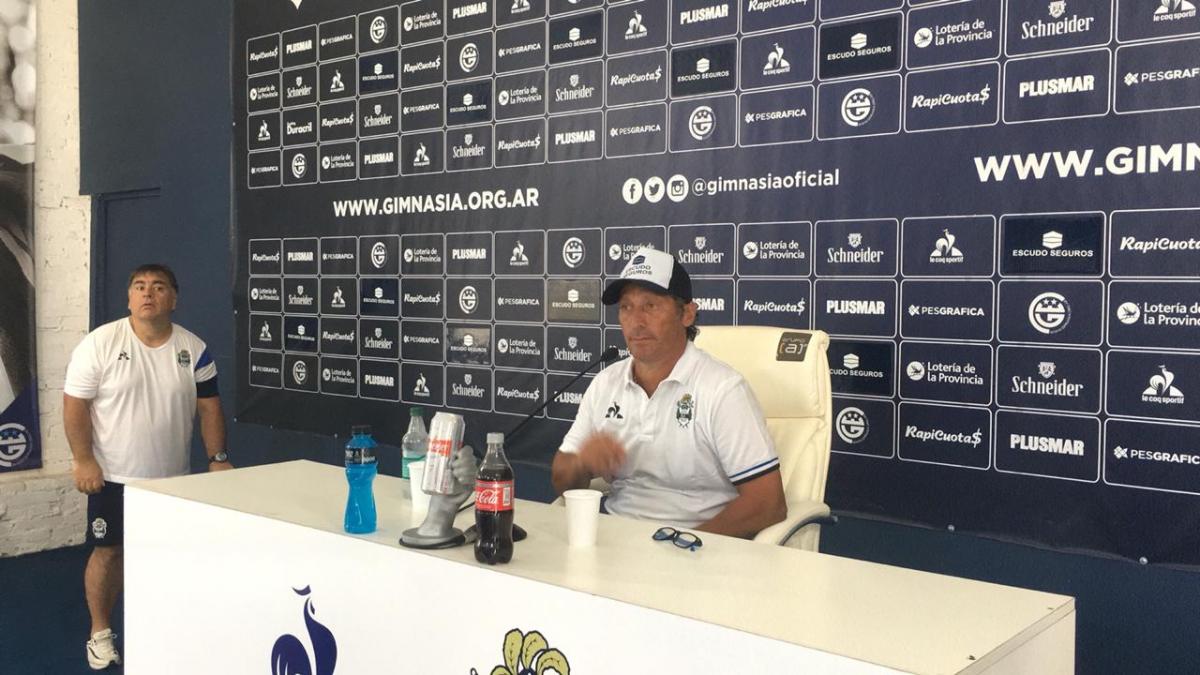 Pedro Troglio: “El plantel está tranquilo, sabe salir de situaciones difíciles"