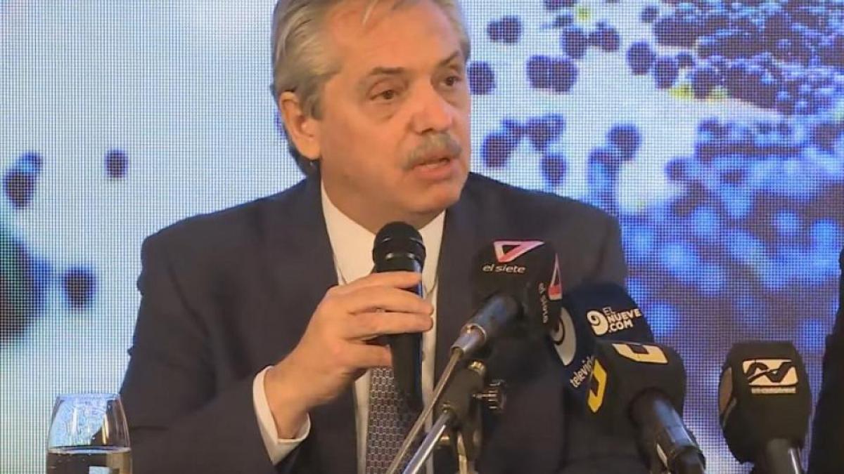 Alberto Fernández apuntó a Macri por hacer "un apagón" en la economía del país