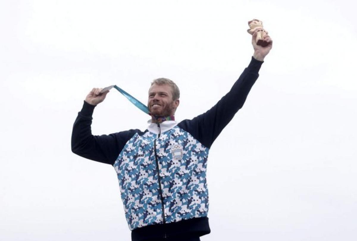 Surf: Leandro Usuna cayó ante el peruano Lucca Messinas y se quedó con la medalla plateada