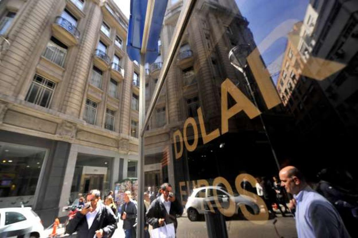Los mercados no se calman: Tras los anuncios del Presidente, el dólar superó los $61