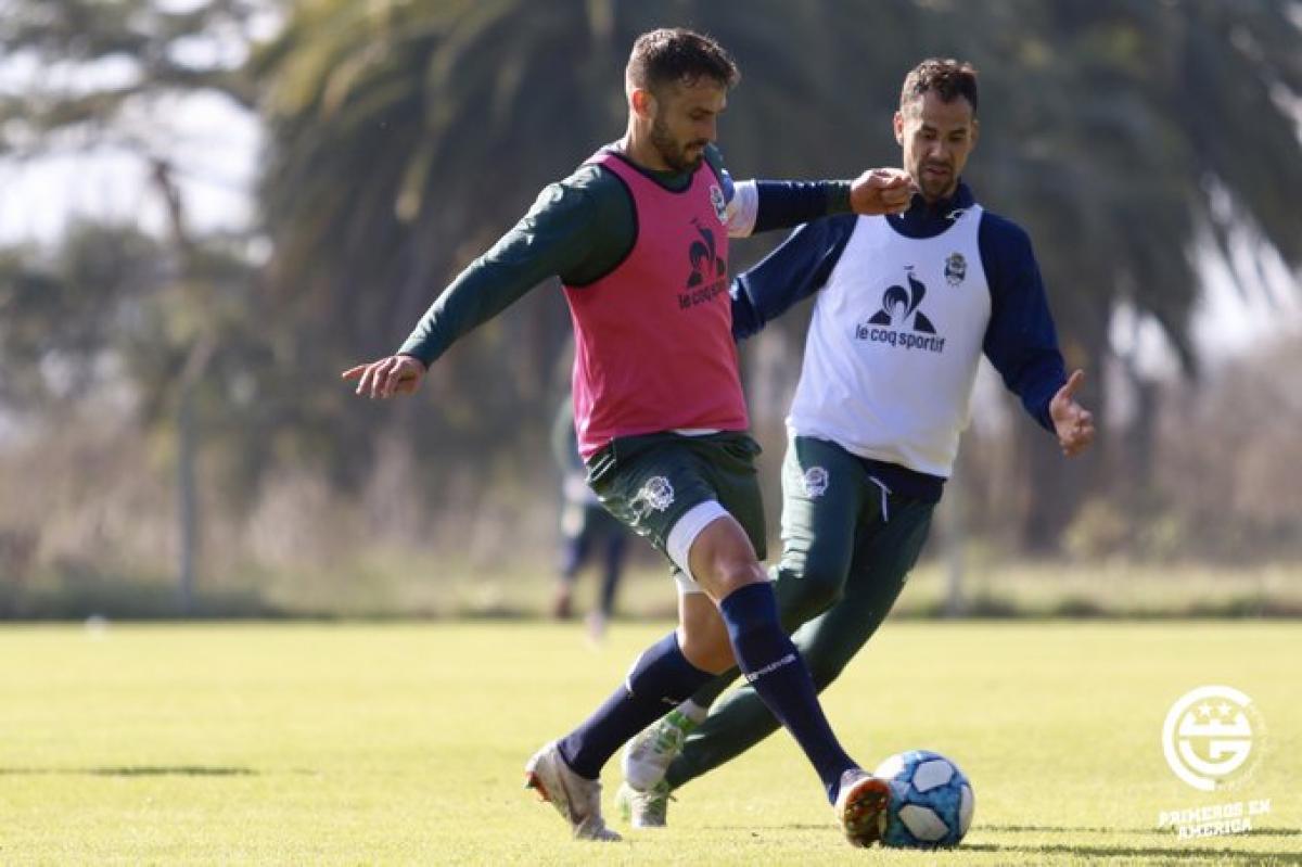 Ortíz sigue probando variantes para enfrentar a Argentinos Juniors