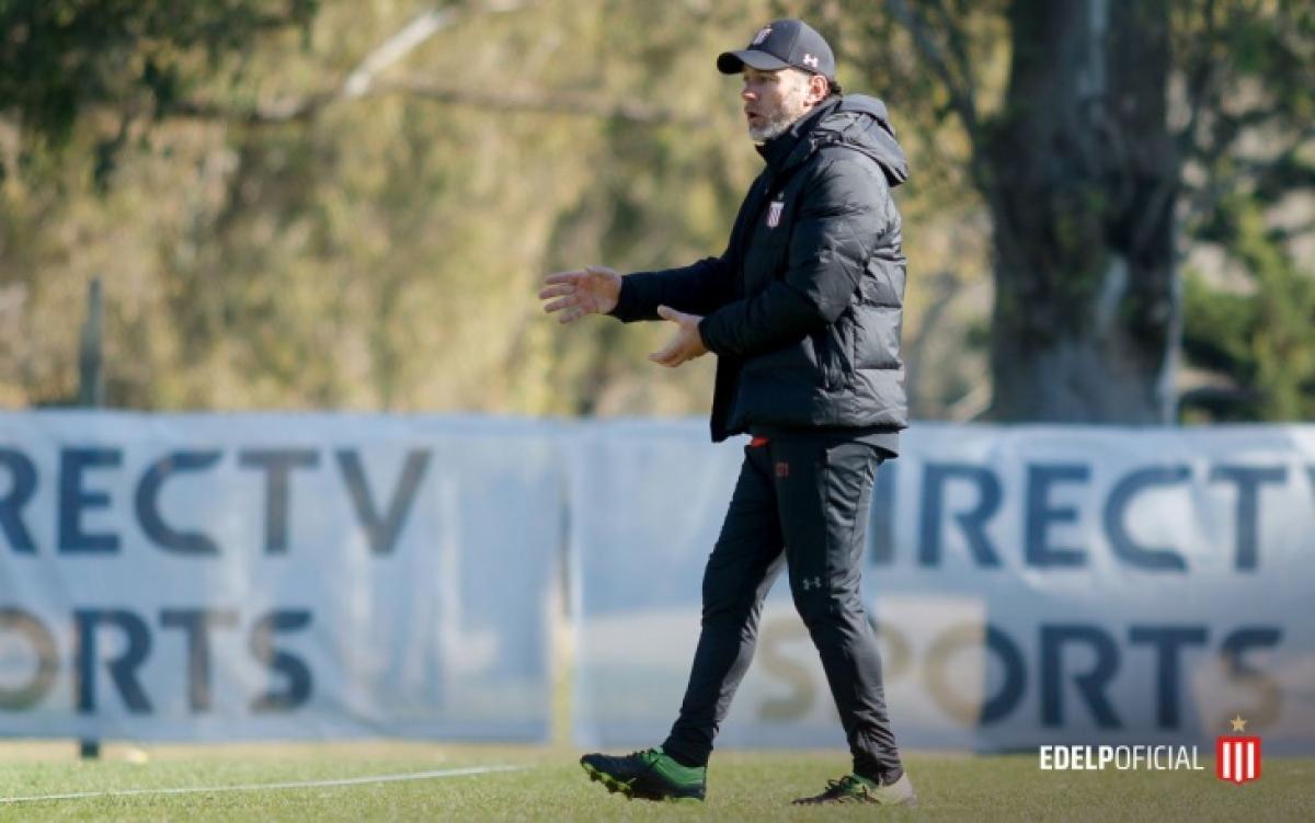 Sin descanso, Milito prepara el partido por Copa Argentina