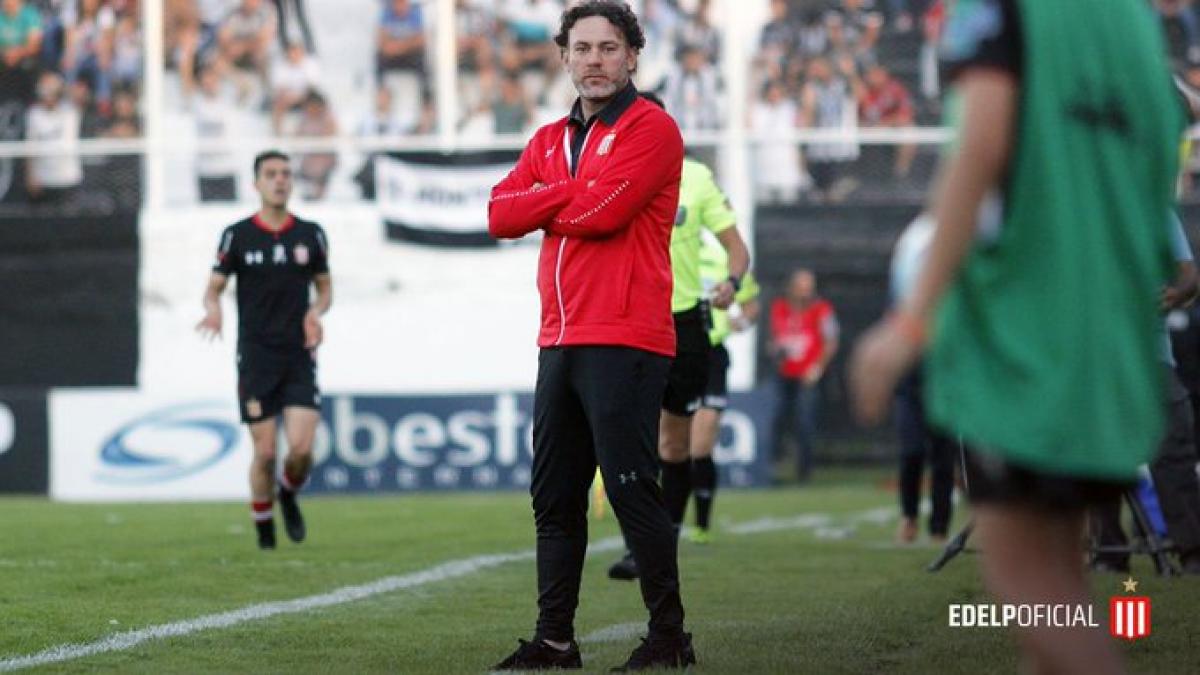 Estudiantes descansa y regresa mañana a los entrenamientos