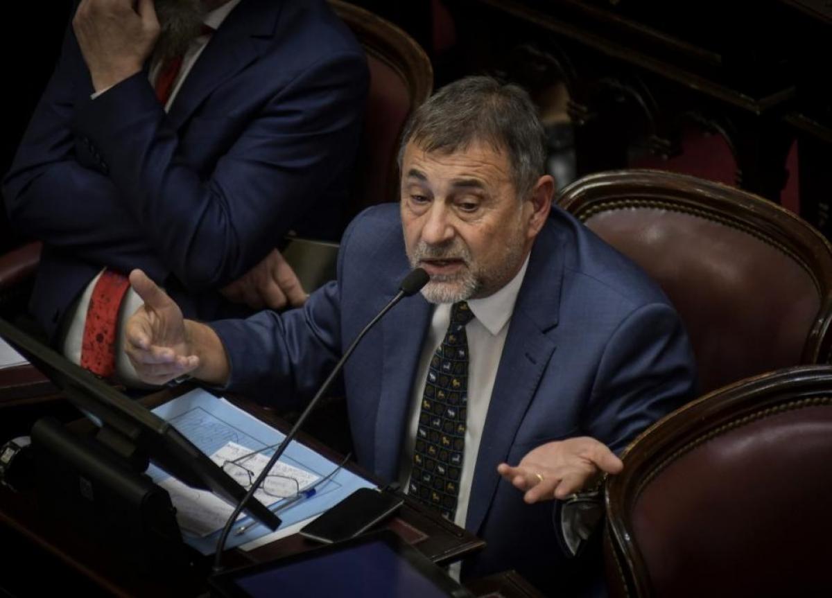 Carlos Caserio considera la propuesta de sumarse al equipo de Alberto Fernández