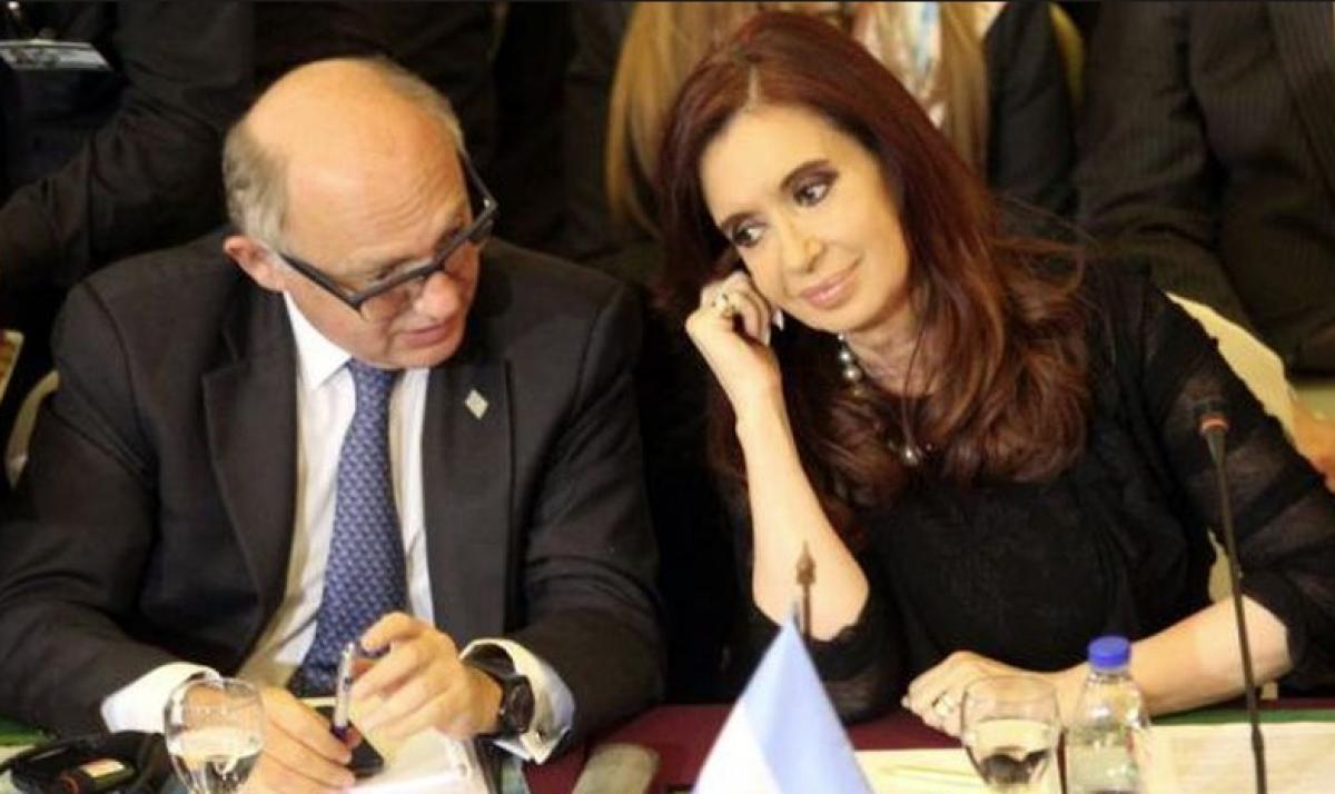CFK recordó a Timerman a un año de su muerte: "privilegió su condición de ciudadano argentino y su amor a la Patria"
