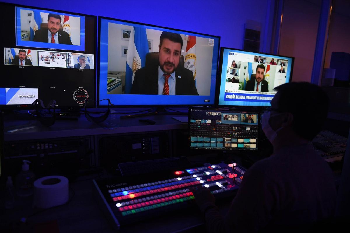 Otro revés para la oposición en el Congreso: dictamen favorable para el DNU sobre telecomunicaciones