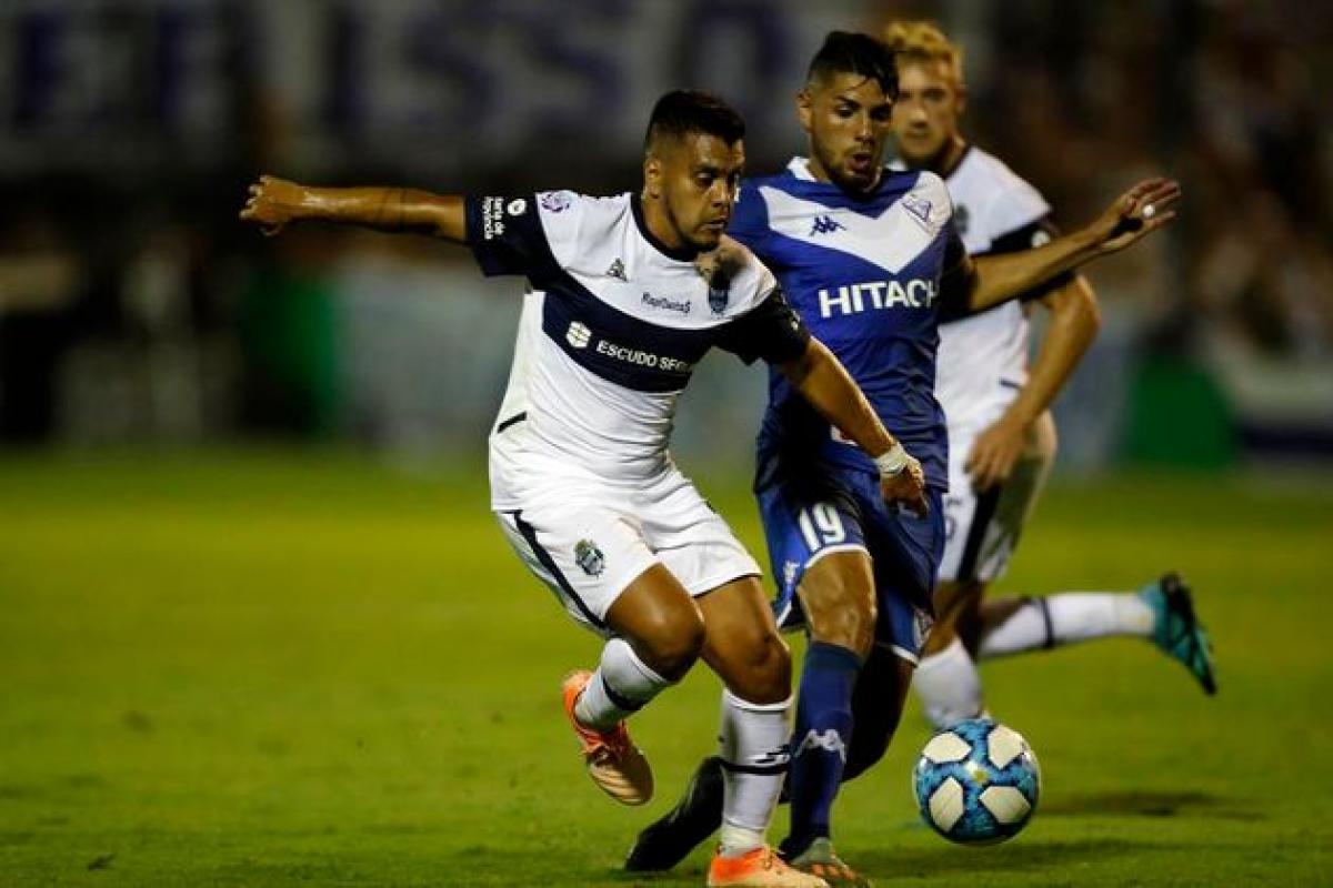Pérez García firmó su nuevo contrato con Gimnasia