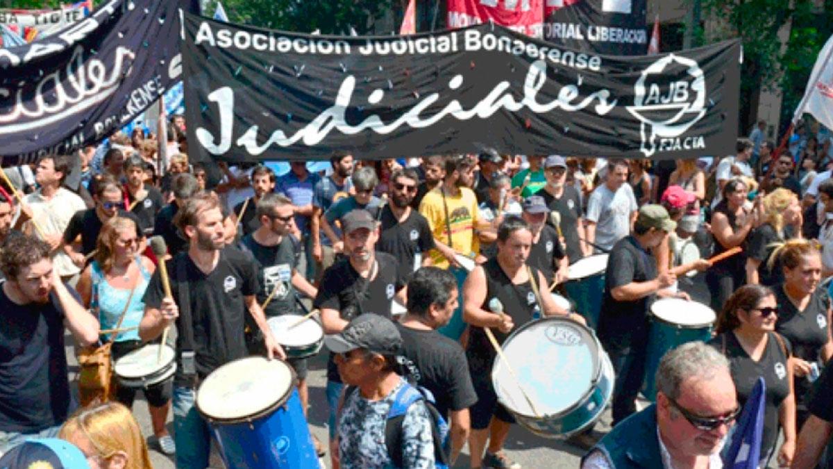 Se tensa la cuerda con judiciales: Provincia otorgó un aumento de forma unilateral