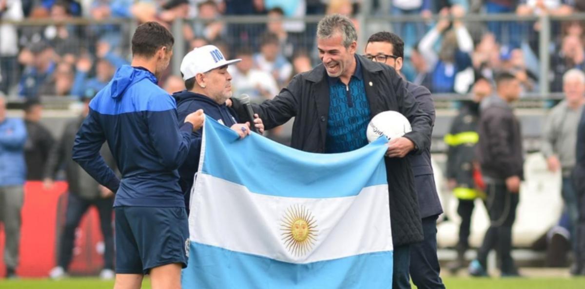 Pellegrino duro con el entorno de Maradona: “tiene que estar rodeado de médicos y no de abogados"