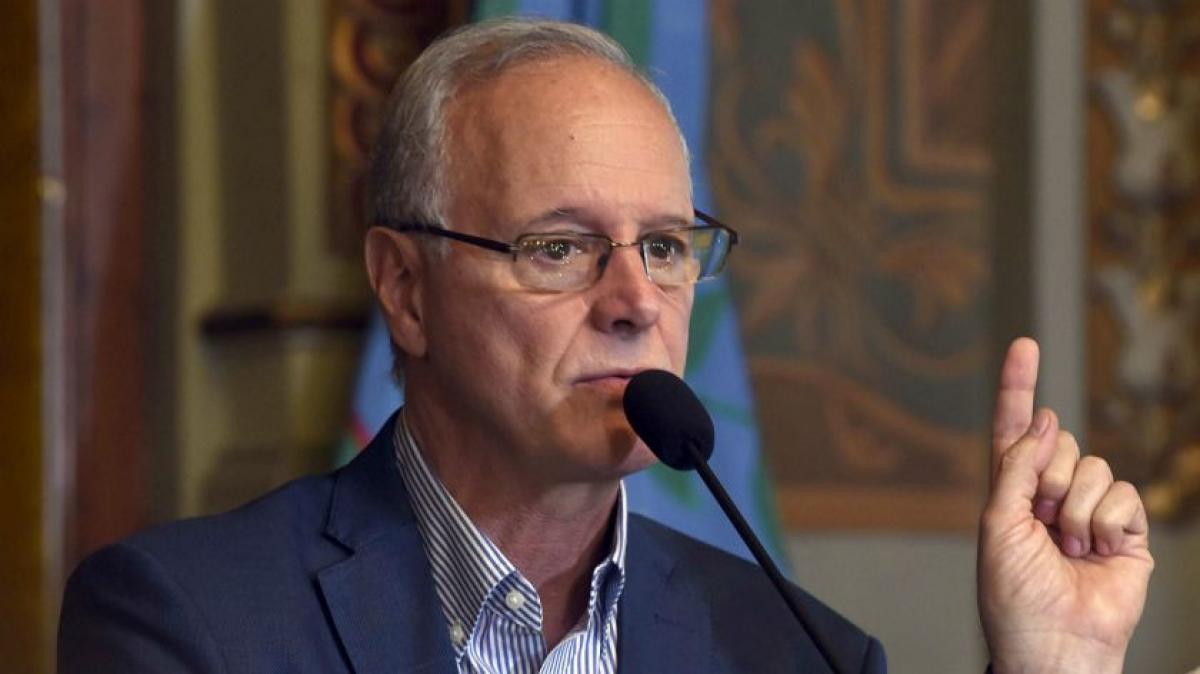Gollan señaló que "llama la atención" los reclamos de los trabajadores de la salud