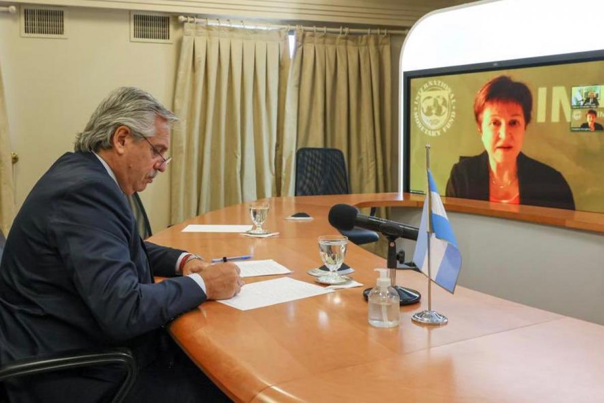 Argentina mantiene las negociaciones con el FMI y propone un plan de pago con “un visión realista”