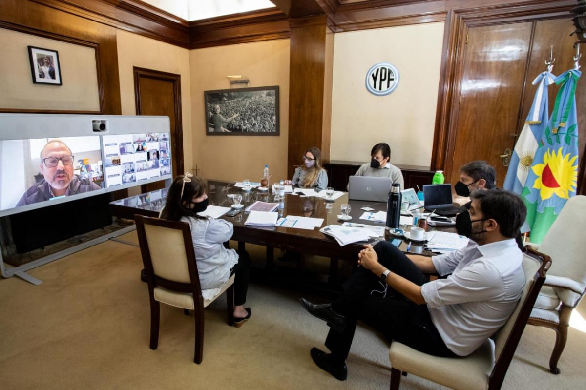 Kicillof ultimó detalles con los intendentes para "disminuir la circulación"