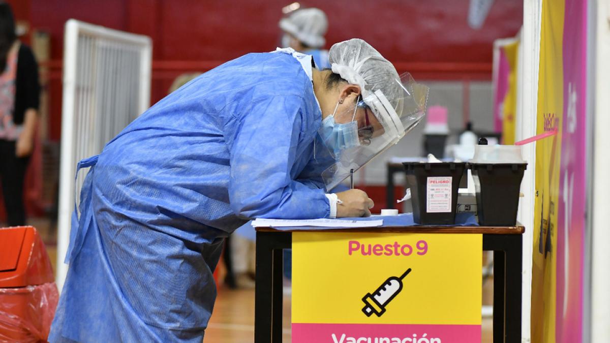 CABA abre la inscripción a mayores de 45 años sin comorbilidades para la vacuna