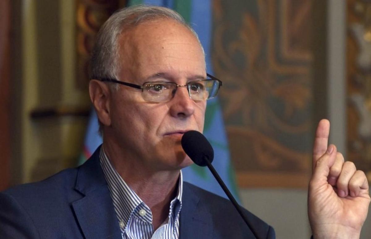 Gollan sostuvo que Argentina está afectada “por la pandemia y el macrismo”