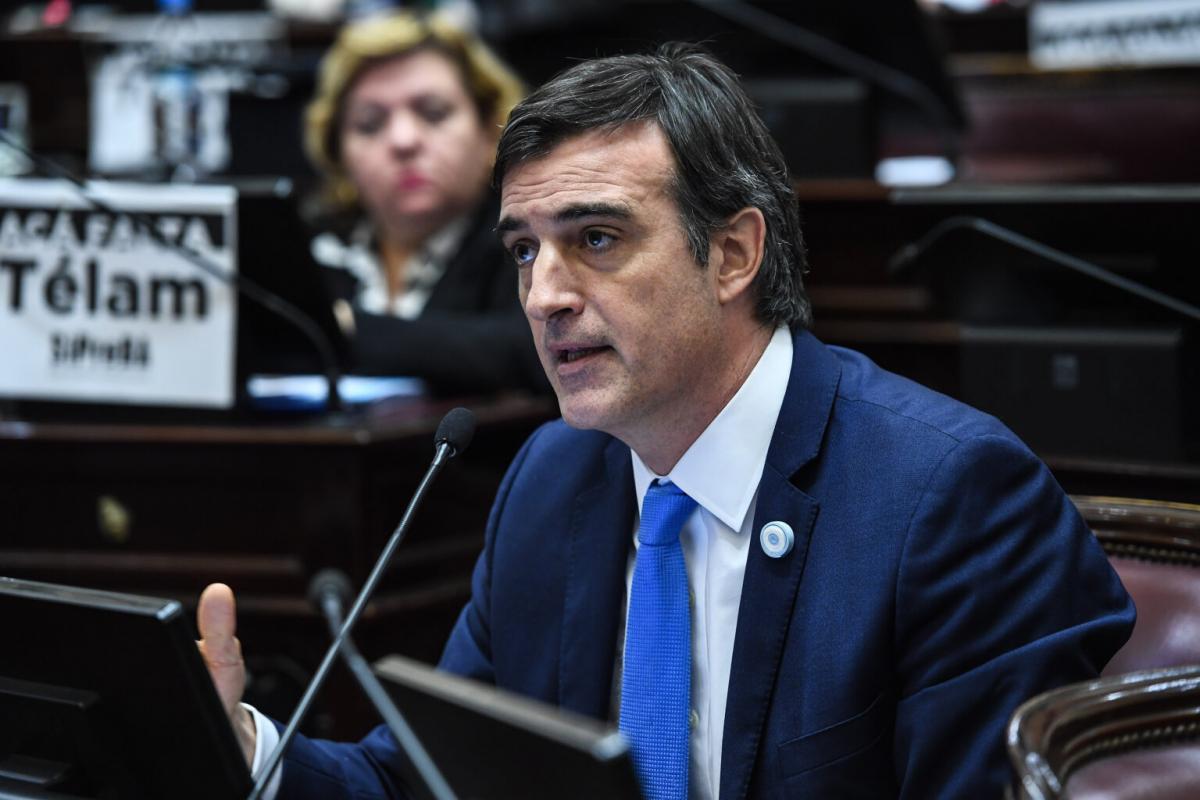 Esteban Bullrich renunciará a su banca en el Senado