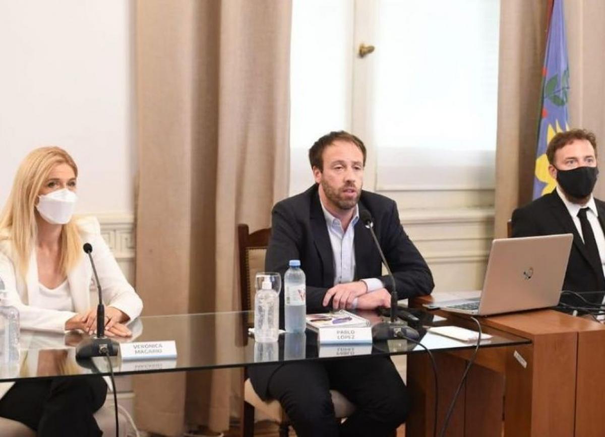 Pablo López y Julio Alak explican el Presupuesto 2022 en la Legislatura