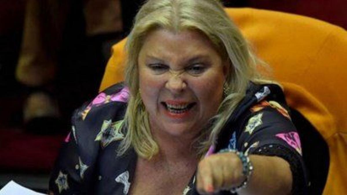 Carrió comparó a Putin con Hitler y aseguró que CFK "juega con él"