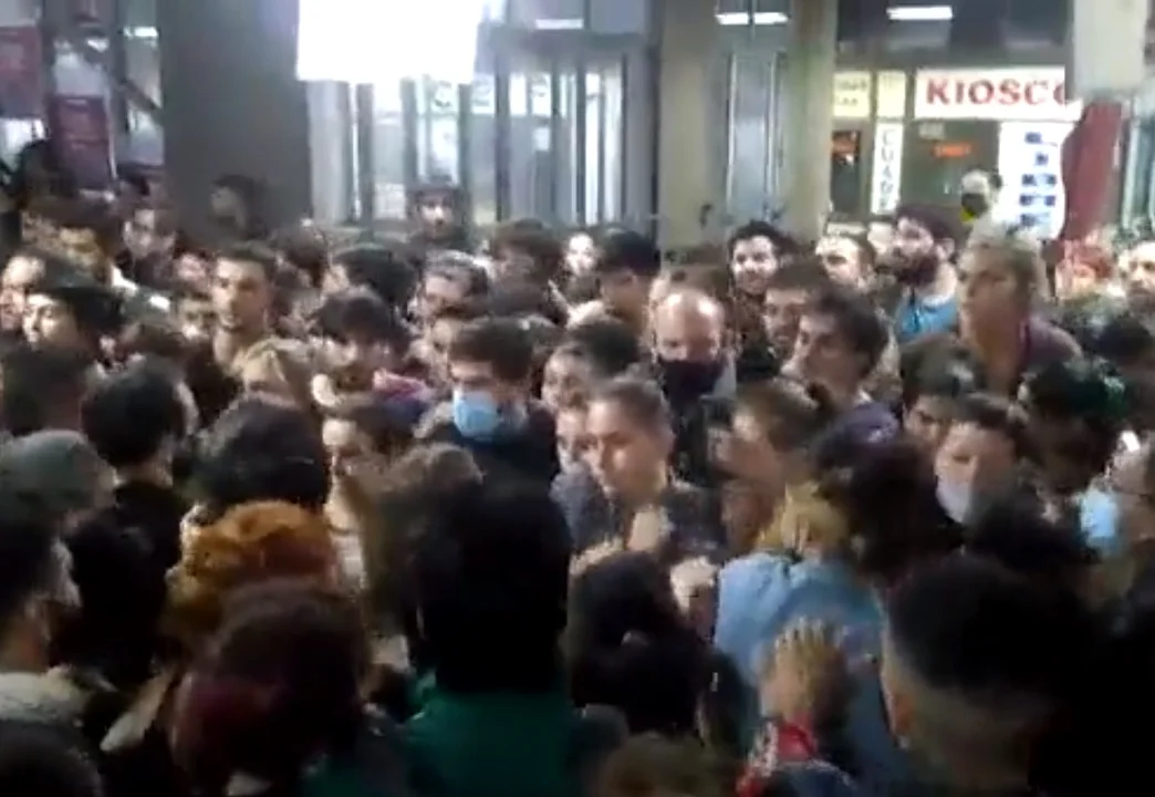 Agrupaciones de izquierda terminaron a las trompadas en una facultad de la UBA