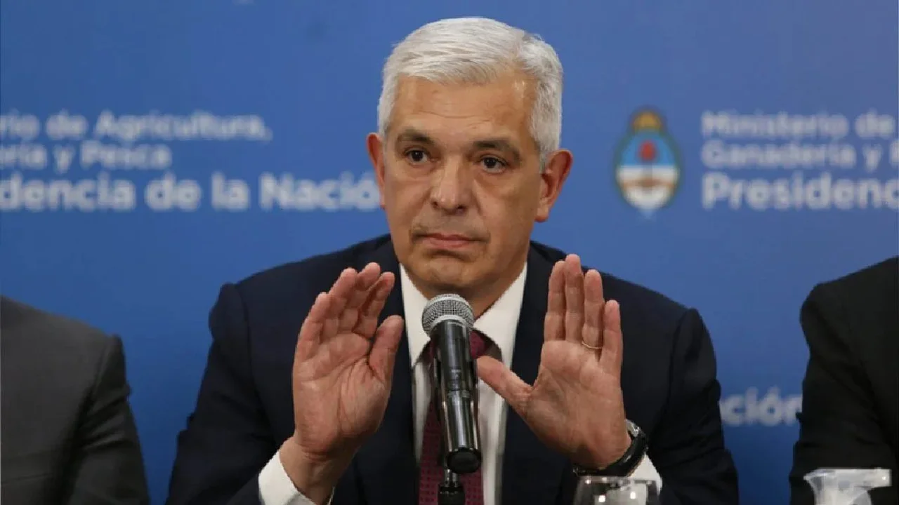 El Gobierno pide disculpas por la falta de gasoil y manda un gesto al campo