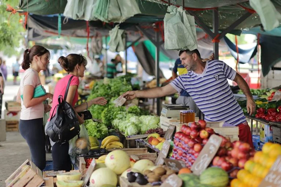 Desde que asumió el Frente de Todos los alimentos aumentaron 212% en los barrios