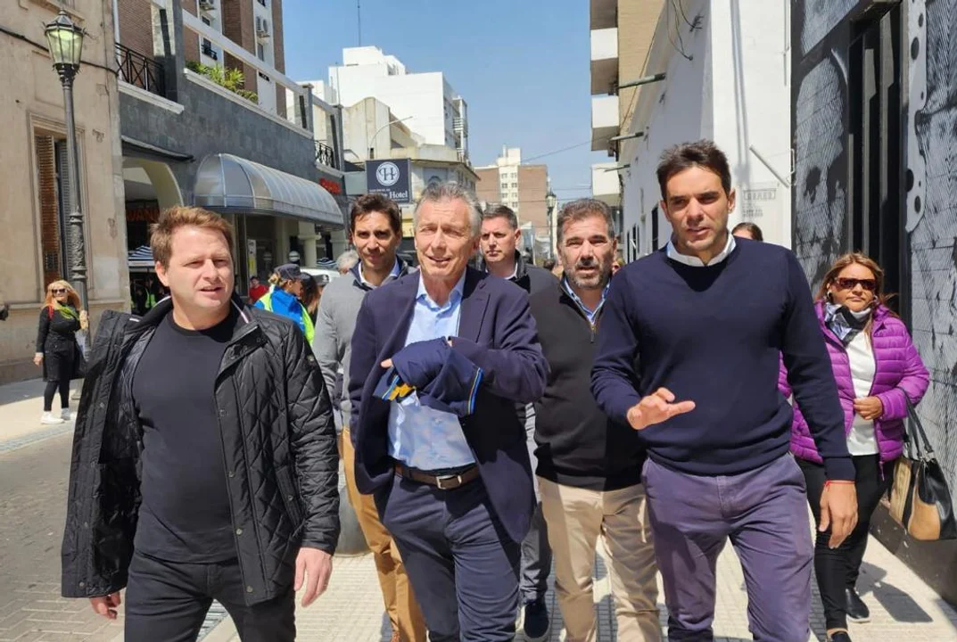 Ritondo estuvo con Mauricio Macri luego de mostrarse junto a Rodríguez Larreta