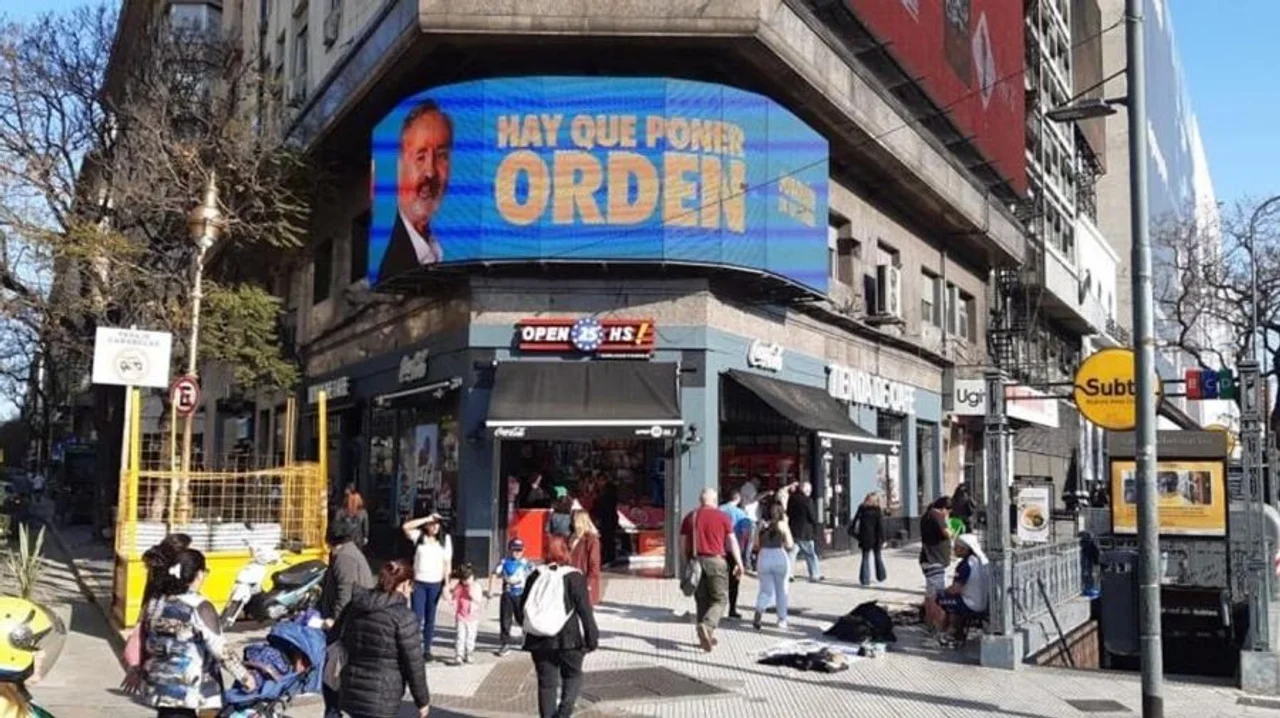 “Basta de todes”: La bizarra campaña que agita un halcón de Provincia pegado a Macri y Bullrich