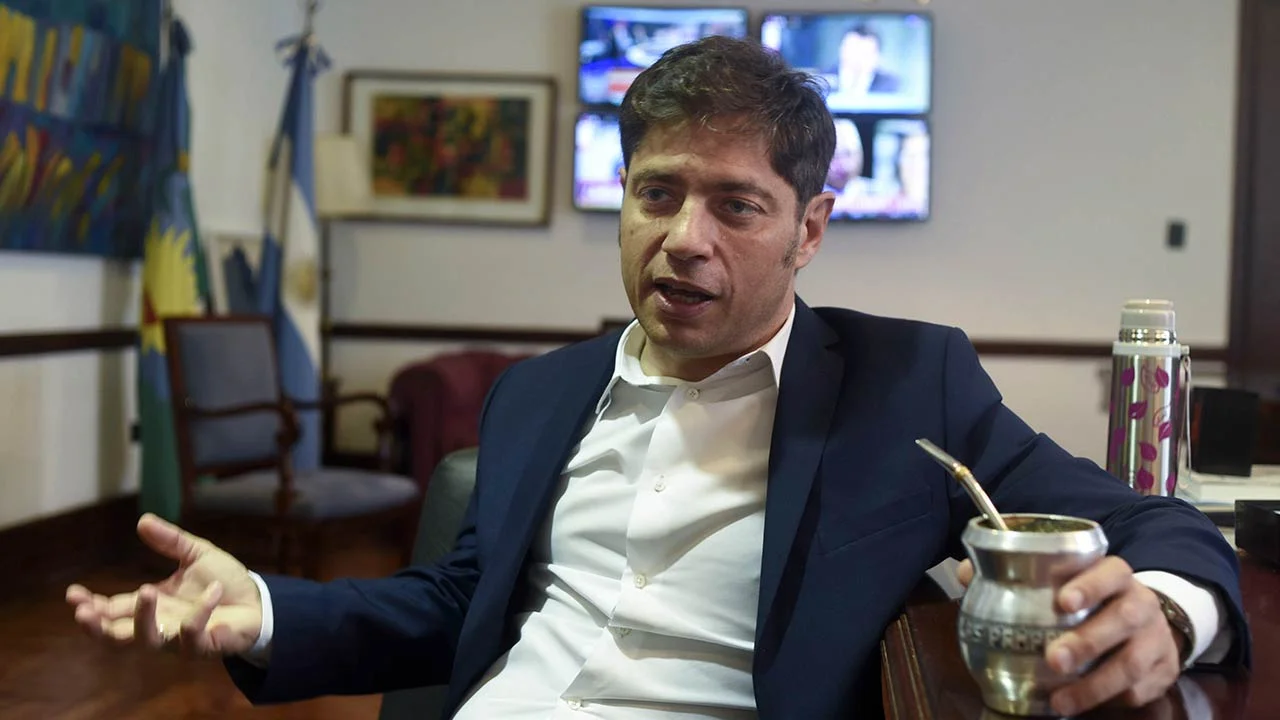Kicillof y “una mateada” con vecinos para cerrar el año con imagen de popularidad