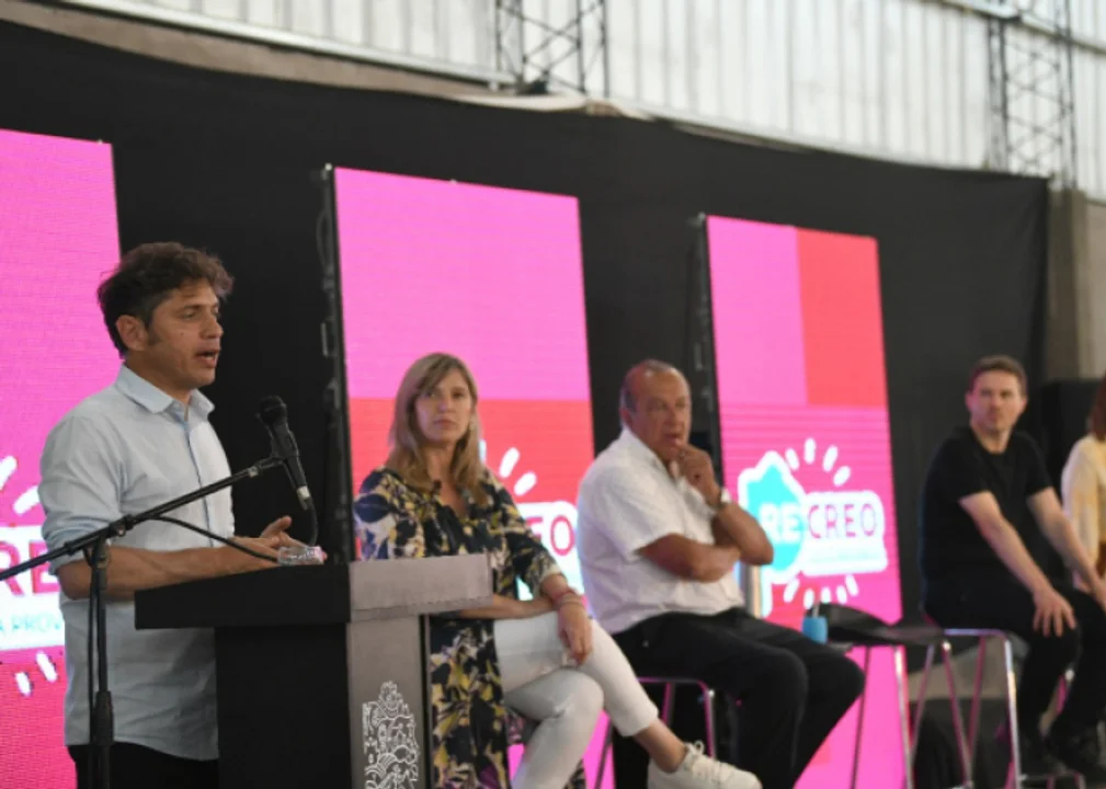 Kicillof celebra los números de la temporada de verano en la Provincia