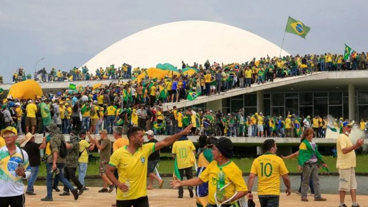 Democracias de baja intensidad: Brasil y Perú en la mira