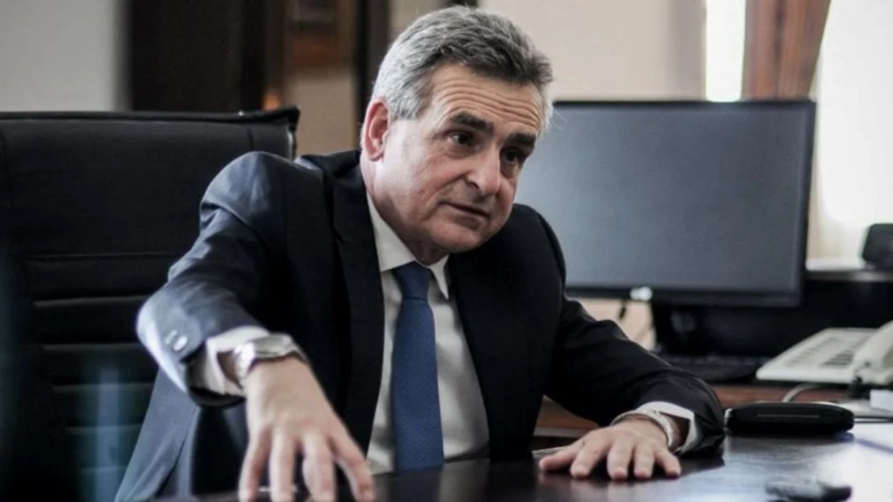 Rossi advirtió sobre las “contradicciones” de pedirle a CFK que se postule