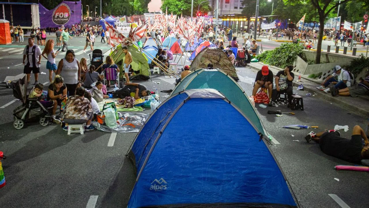 Lunes de protestas piqueteras en los principales accesos a CABA