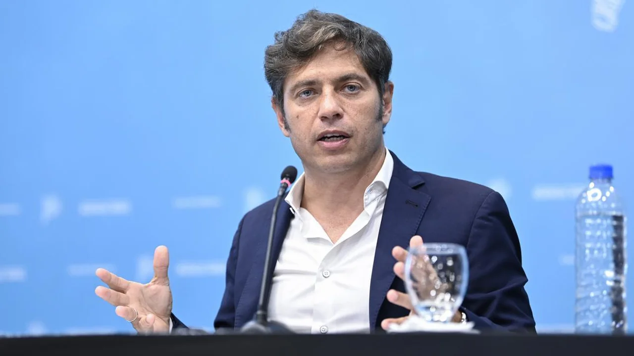 Kicillof suspendió un acto con intendentes y convocó a la UTA a Gobernación